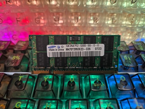 SAMSUNG	LAPTOP